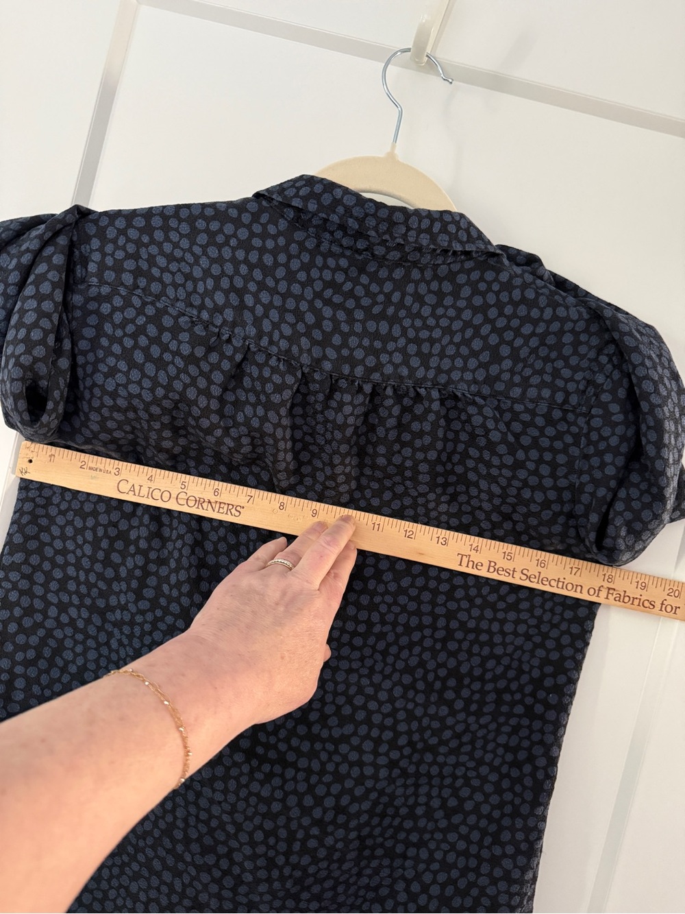 A.P.C. Paris 100% Silk Navy Blue Dot Print Blouse Shirt Minimalist Chic Size M - Picture 7 of 8